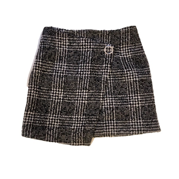 H&M Black and White Plaid Mini Skirt - Picture 1 of 3